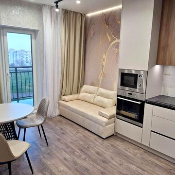 Однокімнатна квартира з ремонтом на Краснова
