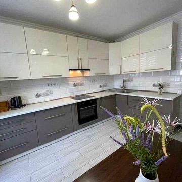ПЕРША ОРЕНДА! 3-К квартира (100м2) поруч з метро Теремки, Іподром  БЕЗ КОМІСІЇ !