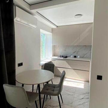 Перша здача! Сучасна 2-кімнатна квартира в самому центрі міста