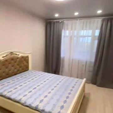 Оренда! 3-кімнатна. Вул. Комарова.