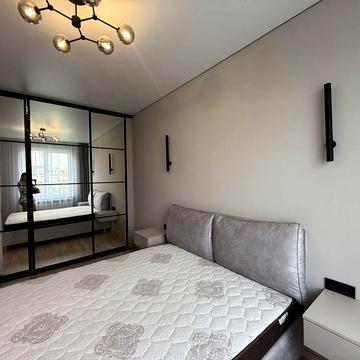 Здається 1,5 кімнатна  новобудова в центрі міста, пупуч набережна, пер