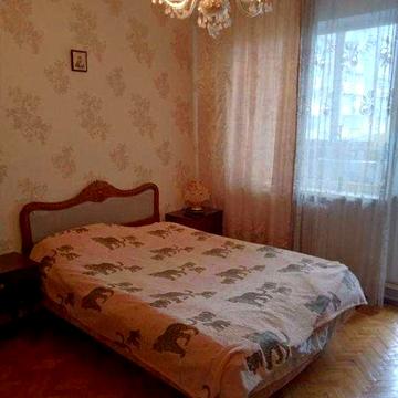 Виноградар, Квітневий провулок, Серія КТ з холом