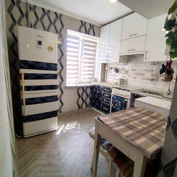 Продам двокімнатну квартиру в центрі міста Шептицький розглядаю продаж під державні  програми ЖК kulunuch1984@gmail.com