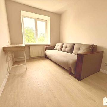 Затишна 2-кімнатна біля парку Шевченка з ремонтом та балконом