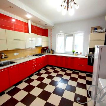 +‼️ Військовим! Оренда великого будинку у Шевченківському р-ні (13+ спальних місць, басейн, спортзал, генератор, критий двір на 6 авто)