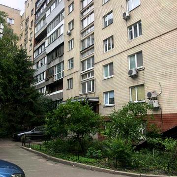 Здам 2 кк вул Ковпака, метро Палац Україна