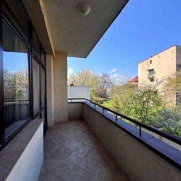 Продаж 3-кімнатної квартири на вул. Мучній