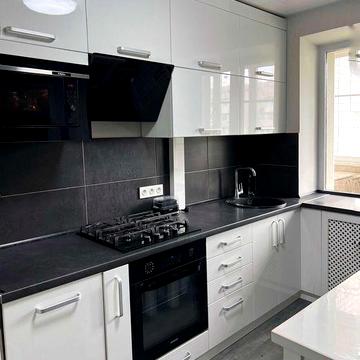 Продаж 2-кімнатної квартири  Червона лінія