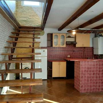 Здається 1 кімнатна 2 рівнева квартира в котеджі