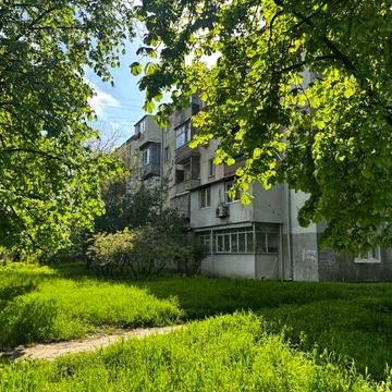 Квартира после капремонта на Черемушках, ул.Космонавтов. Первая сдача - всё новое. 3й этаж Газовая плита Большой балкон 3й ряд домов от дороги.