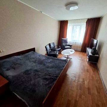 Продаж р-н Л.Лукяненко 2-х кім.к-ра вул. Космонавтів, 2 поверх Є-відновлення.