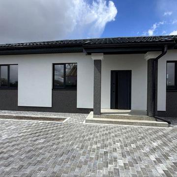 Сучасний одноповерховий будинок 160 м² на ділянці 10 соток