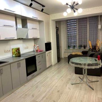 Оренда євротрійки в центрі міста (2-х кімнатна квартира)