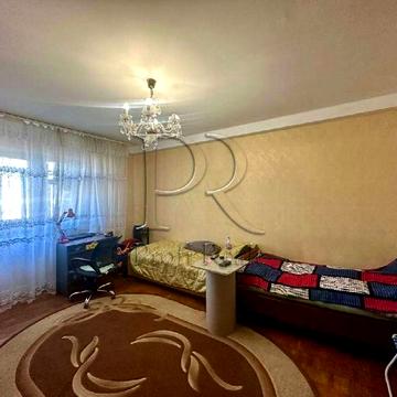 Продаж 2 кімн. квартири за адресою вул. Автозаводська, 25