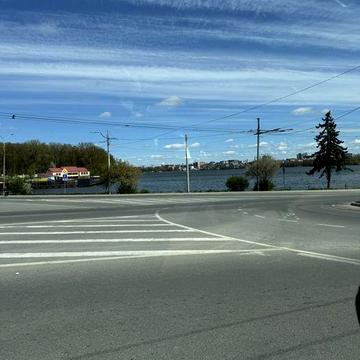 2 кімнати оренду рн Дружба поблизу озера єр іо