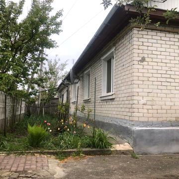 Частина 2х кв.будинку з окремим двором та із зручностями.