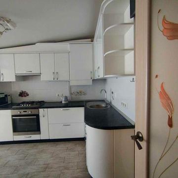 Продам 2к.кв спецпроект від  будівельної компанії АББО,ремонт,газове опалення ціна 54т ЖК АББО