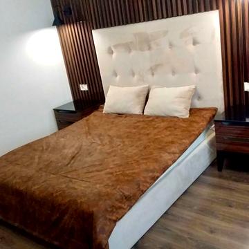 Нагірна вул., 16