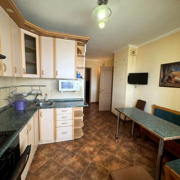 Миколи Бажана просп., 9