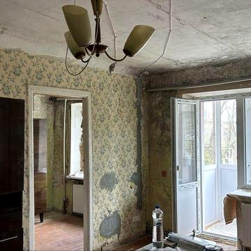 Продаж 2 к.кв на Євгена Тельнова( магазин Робочий одяг)