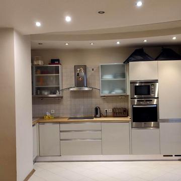 Вінстона Черчилля вул. (Червоноткацька), 16-Б