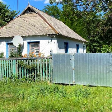 Будинок з земельною ділянкою