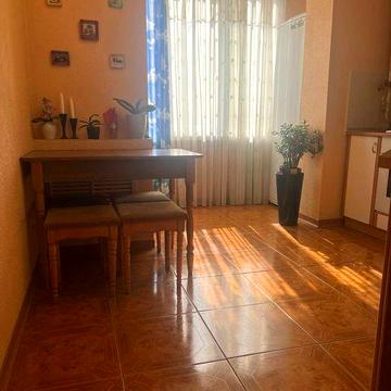 Русанівка, метро Лівобережна = 1300 м, Ентузіастів 31.