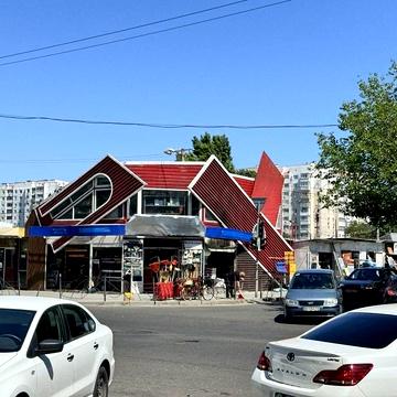 Олексія Вадатурського вул. (Маршала Малиновського), 94