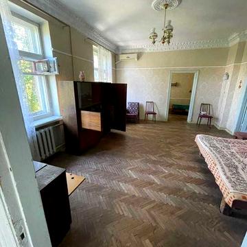 Продается 3-х к. полнометражка по ул. Лобановского под ремонт 86 кв.м