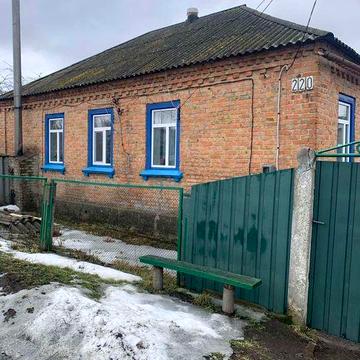 Продам будинок в м. Чигирин . 65,7 кв.м .вул   Богдана Хмельницького 220