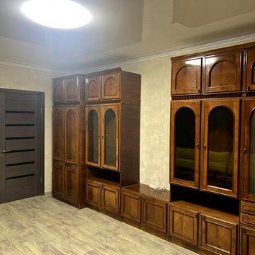 Здам 2 кімнати в просторій 3-кімнатній квартирі