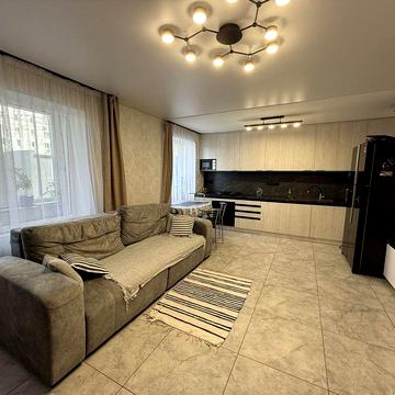 Продам 4х квартиру, центр м. Самар