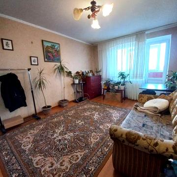 Продам 2-кімнатну чешку на Паперовій