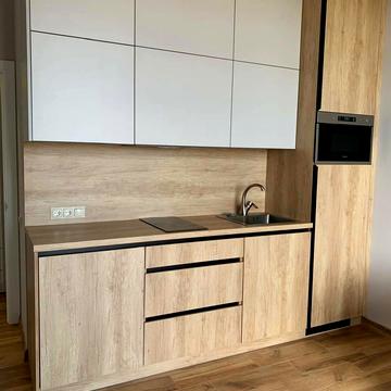 Нагірна вул., 16