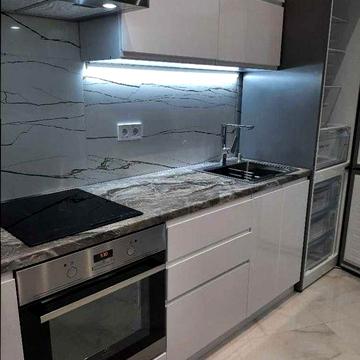 продам отличную большую ,улучшеной планировки квартиру