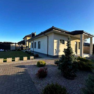 Продам будинок з ділянокою в Лісках поруч ТРЦ Рівєра