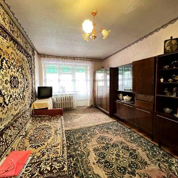 Продам 2 кім  квартиру ( Типографія)