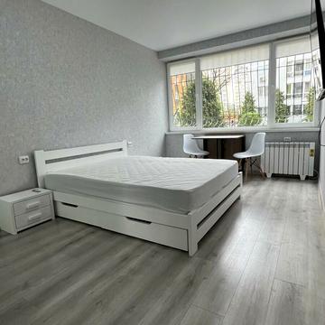 Джерельна вул., 12