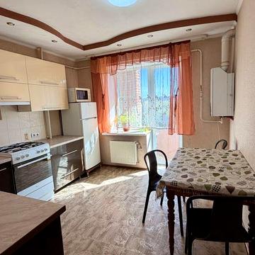 2 к.квартира , авт.оп. 33 квартал (вул. Кравчука 15Ж)