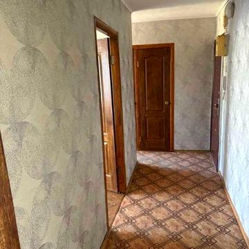 Продаю 3-х кімнатну квартиру на площі Перемоги