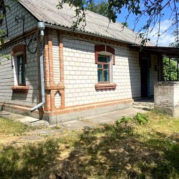 Продається будинок в Сокиренцях Вінницького району і 70 соток землі