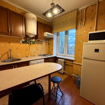 Лесі Українки бульв., 20