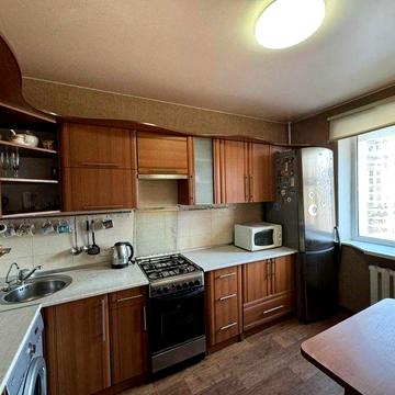 Сдаётся уютная 3-х комн.кв. + парковка, по ул.Владимира Украинца (Новокузнецкая - Пески)!