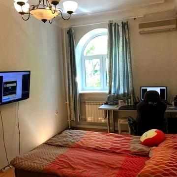 Здається в оренду 2-кімнатна квартира в самому центрі міста за адресою проспект Дмитра Яворницького, 30