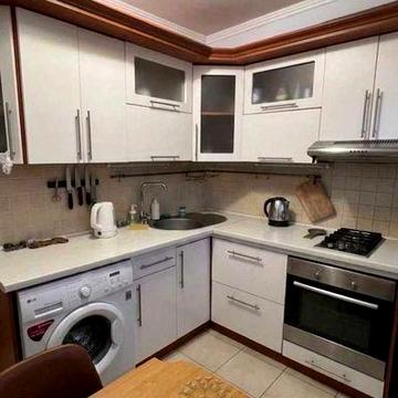 Продаж просторої 3-кімнатної квартири на Виноградарі