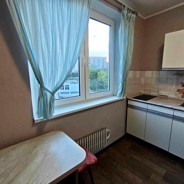 Продам 1-к. квартиру біля метро