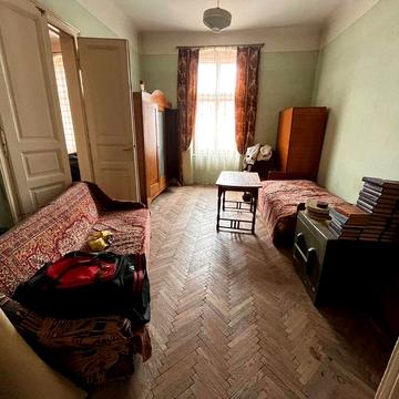Продається 3кімн. в  центрі міста соборна площа