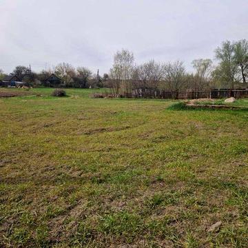 Продам земельну ділянку з будинком під реконструкцію