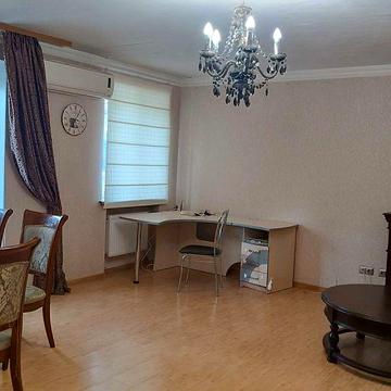 G7 Сдам гарну велику 2-х кімн.квартиру-студію Центр