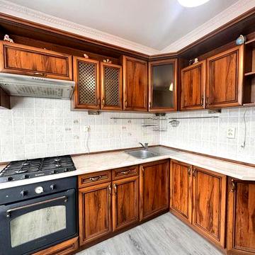 Продам 2 кім.кв.біля ТЦ Метро